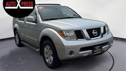 2005 Nissan Pathfinder LE