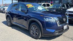 2022 Nissan Pathfinder SV
