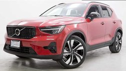 2023 Volvo XC40 B5 Plus Dark Theme