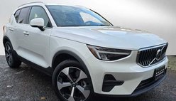 2025 Volvo XC40 B5 Core Bright Theme