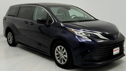 2022 Toyota Sienna LE 8-Passenger