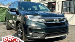 2020 Honda Pilot Touring w/Rear Captain's Chairs