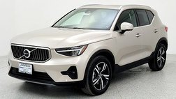 2023 Volvo XC40 B5 Plus Bright Theme