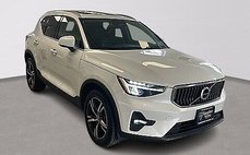 2023 Volvo XC40 B5 Plus Bright Theme