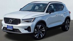2023 Volvo XC40 B5 Ultimate Dark Theme
