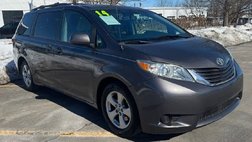 2014 Toyota Sienna LE 7-Passenger Auto Access Seat