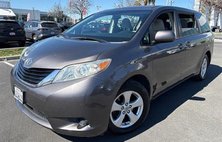 2012 Toyota Sienna LE 8-Passenger