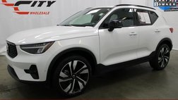 2025 Volvo XC40 B5 Plus Dark Theme