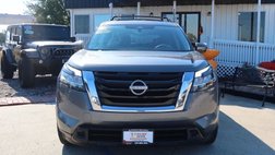 2022 Nissan Pathfinder SV