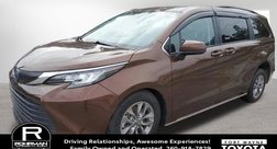 2023 Toyota Sienna LE 8-Passenger