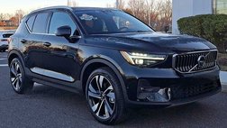 2025 Volvo XC40 B5 Ultra Bright Theme