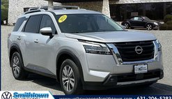 2022 Nissan Pathfinder SL