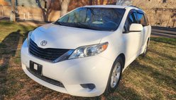 2014 Toyota Sienna LE 7-Passenger Auto Access Seat