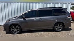 2017 Toyota Sienna SE 8-Passenger