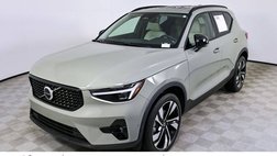 2024 Volvo XC40 B5 Plus Dark Theme