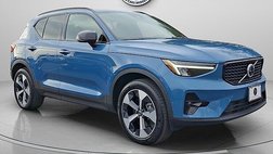 2025 Volvo XC40 B5 Plus Dark Theme