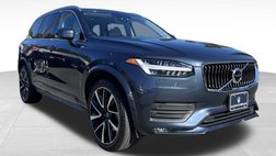 2022 Volvo XC90 T6 Momentum 7-Passenger