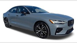 2023 Volvo S60 B5 Plus Dark Theme