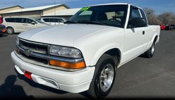 2000 Chevrolet S-10 LS