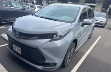 2024 Toyota Sienna Woodland Edition