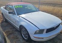2005 Ford Mustang V6 Deluxe
