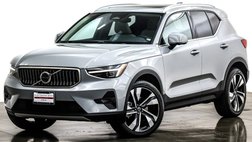 2024 Volvo XC40 B5 Ultimate Bright Theme