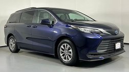 2022 Toyota Sienna LE 8-Passenger