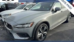 2025 Volvo V60 Cross Country B5 Plus