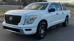 2022 Nissan Titan SV