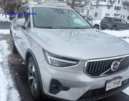 2023 Volvo XC40 B5 Plus Bright Theme