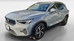 2025 Volvo XC40 B5 Core Bright Theme