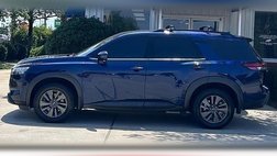 2022 Nissan Pathfinder SV