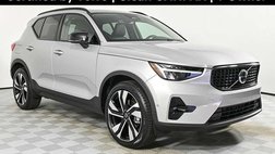2025 Volvo XC40 B5 Plus Dark Theme