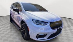 2024 Chrysler Pacifica Touring