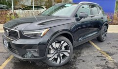 2025 Volvo XC40 B5 Ultra Bright Theme