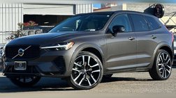 2024 Volvo XC60 Recharge T8 Ultimate Dark Theme