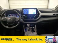 2022 Toyota Highlander Hybrid Platinum
