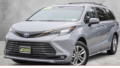 2023 Toyota Sienna Woodland Edition