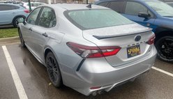 2022 Toyota Camry Hybrid SE