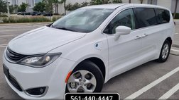 2017 Chrysler Pacifica Hybrid Touring Plus