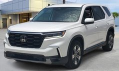 2023 Honda Pilot EX-L w/Rear Captain's Chairs