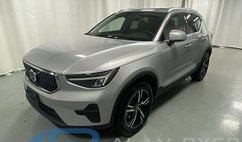 2025 Volvo XC40 B5 Core Bright Theme