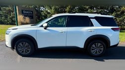 2022 Nissan Pathfinder SV
