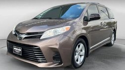 2020 Toyota Sienna LE