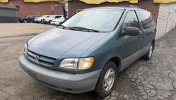 2000 Toyota Sienna LE