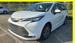 2022 Toyota Sienna XLE
