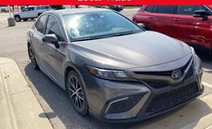 2024 Toyota Camry Hybrid SE