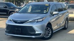 2023 Toyota Sienna LE 8-Passenger