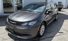 2022 Chrysler Voyager LX