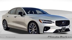 2021 Volvo S60 T5 Momentum